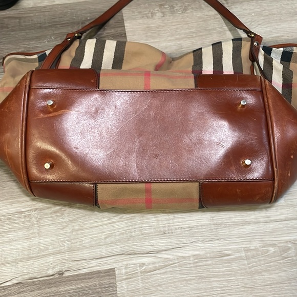 Burberry bag - Picture 3 of 8